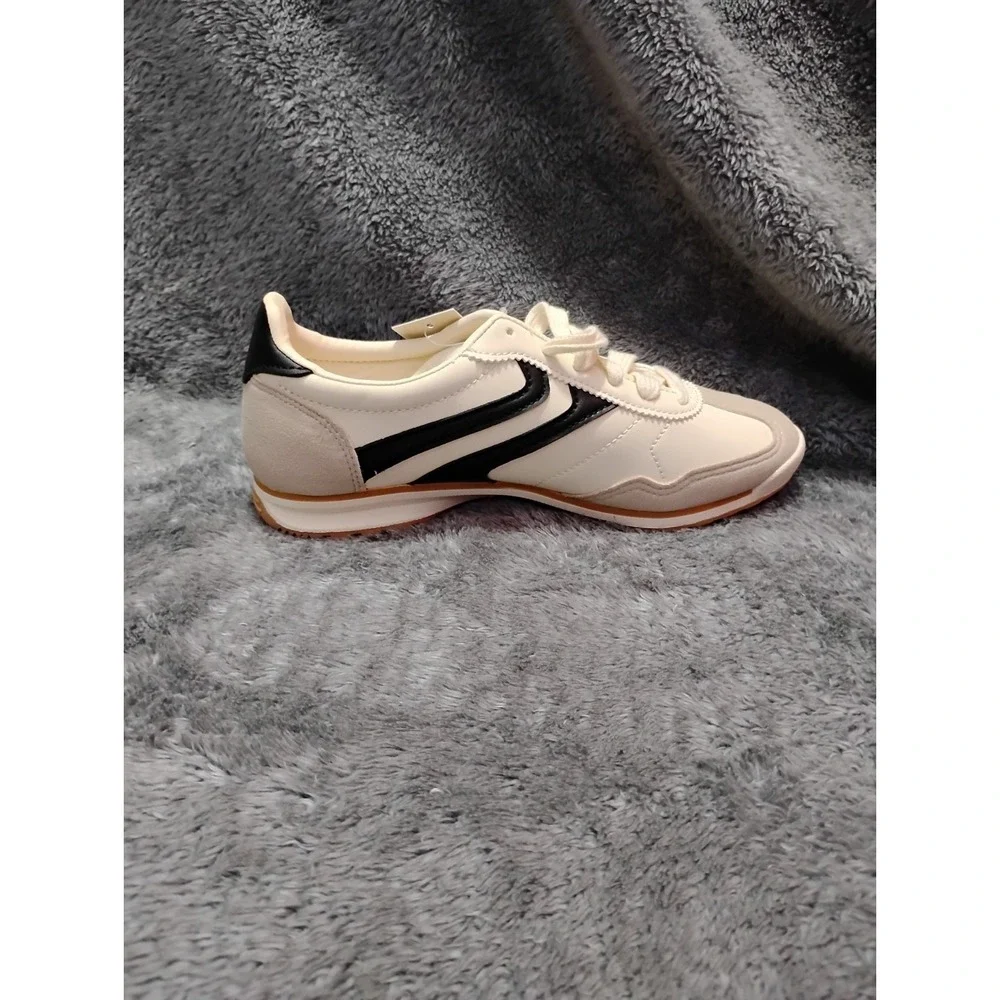 No Boundaries Women's Lace-Up Athletic Sneakers Wht/Blk/Beige WMNB45CA003